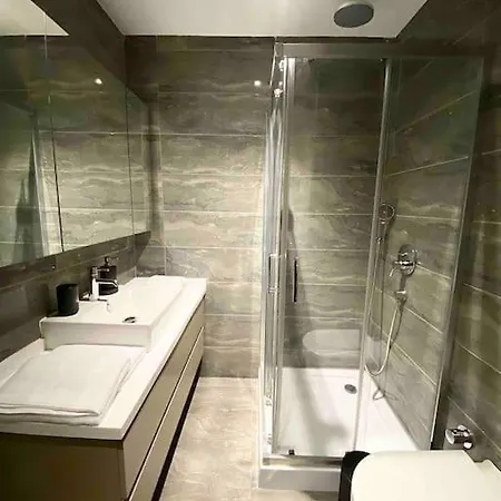 Modern 2bd Panoramic View Downtown *